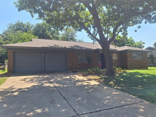 513 Simmons Dr, Euless, TX, 76040-4410 | Card Image