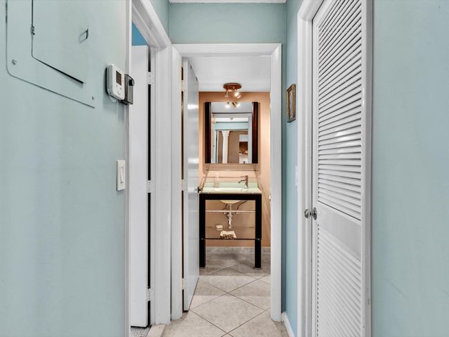 APT-605 - 4505 S Ocean Blvd, Condo with 2 bedrooms, 2 bathrooms and null parking in Highland Beach FL | Image 47