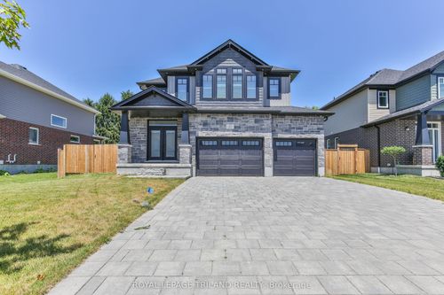 22 Darlison Dr, Thamesford, ON, N0M2M0 | Card Image
