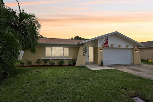 7698 Cardiff Ct, ST PETERSBURG, FL, 33709-1216 | Card Image