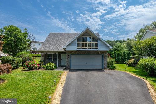 212 Callery Dr, Blandon, PA, 19510-9521 | Card Image