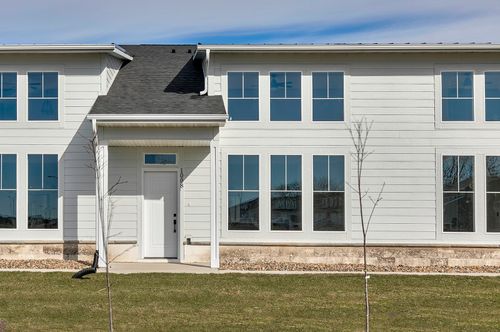 1008 Maple St, Waukee, IA, 50263-7402 | Card Image