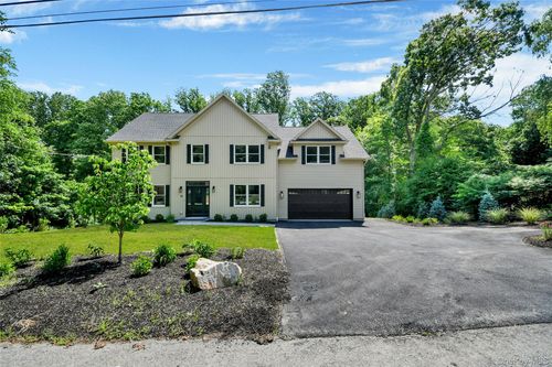 35 Shady Brook Ln, Cortlandt Mnr, NY, 10567-6242 | Card Image