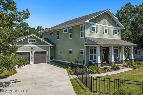 504 Dewey Ave, Ocean Springs, MS, 39564-4738 | Card Image
