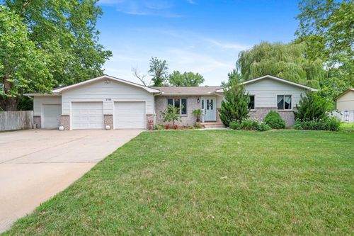 3700 E Haven Dr, Derby, KS, 67037-7040 | Card Image