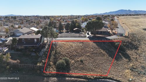 8000 E Dust Devil Dr, Prescott Valley, AZ, 86314-9204 | Card Image