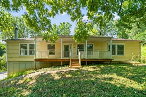 7941 Parkview Ave, Kansas City, KS, 66109-1154 | Card Image