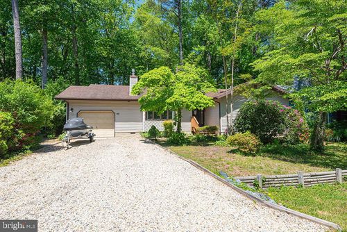 40 Harbormist Cir, OCEAN PINES, MD, 21811-1806 | Card Image