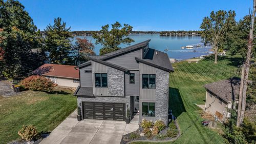 104 High View Ct, Brooklyn, MI, 49230-9772 | Card Image