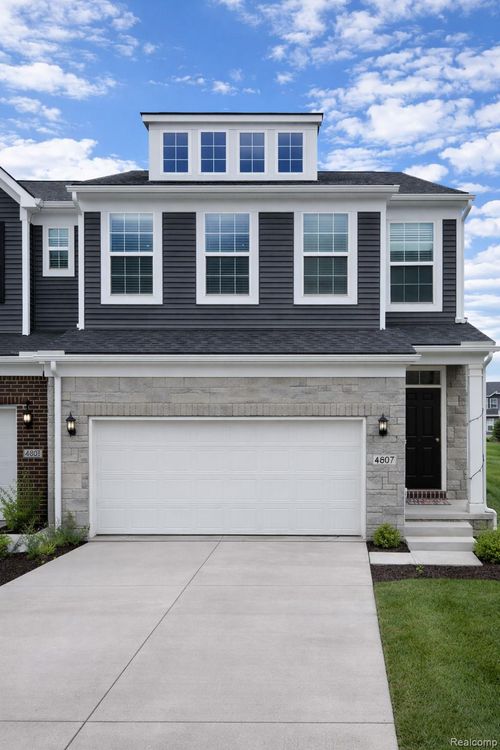 4807 Glenora Dr, Lake Orion, MI, 48359-2081 | Card Image