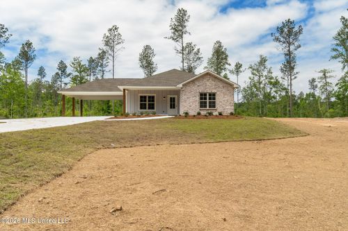 61 Noel Townsend Rd, Seminary, MS, 39479-8941 | Card Image