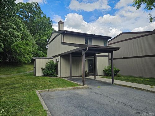6 Eaton Ct, Middletown, NY, 10940-3503 | Card Image