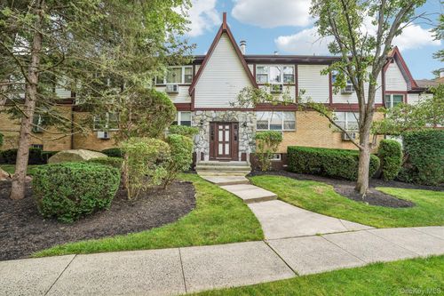 19 Somerset Dr, Suffern, NY, 10901-6929 | Card Image