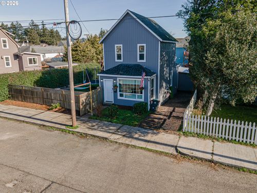 1541 Union Ave, NorthBend, OR, 97459 | Card Image