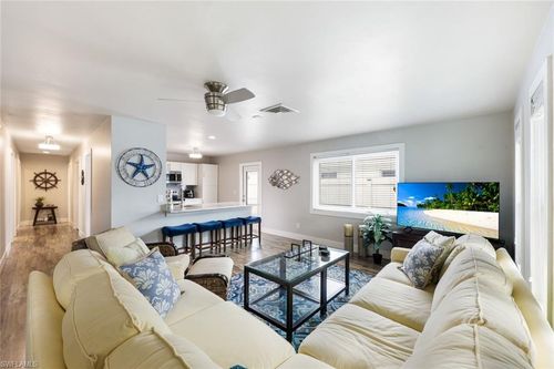 645 101st Ave, Naples, FL, 34108-3204 | Card Image