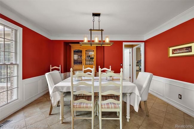 Formal dining room | Image 22