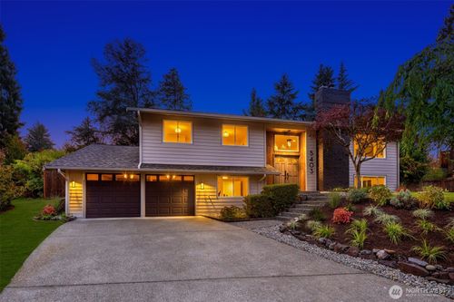 5403 157th Dr Ne, Redmond, WA, 98052-5212 | Card Image