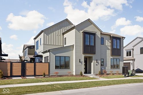 1675 Coach Dr, Westfield, IN, 46074-1155 | Card Image