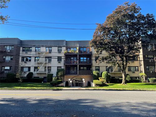 2n-2261 Palmer Ave, New Rochelle, NY, 10801-2943 | Card Image