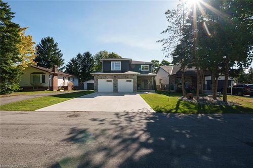38 Lakeview Ave, Port Dover, ON, N0A1N8 | Card Image