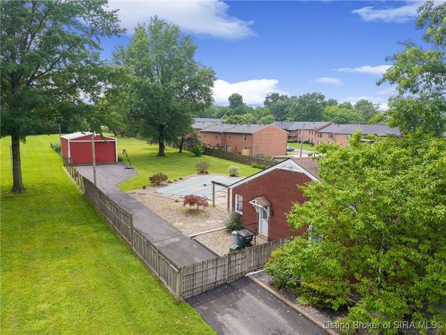 1407 Slate Run Rd, Home with 3 bedrooms, 3 bathrooms and null parking in New Albany IN | Image 9