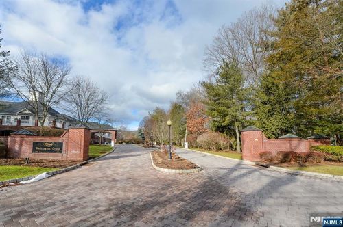 80 Ridgewood Rd, Township Of Washington, NJ, 07676-5131 | Card Image