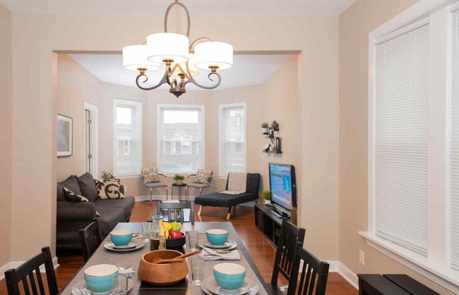 2 - 2213 W Addison St, Condo with 3 bedrooms, 1 bathrooms and 2 parking in Chicago IL | Image 5