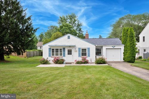 902 Hunters Ln, ORELAND, PA, 19075-2318 | Card Image