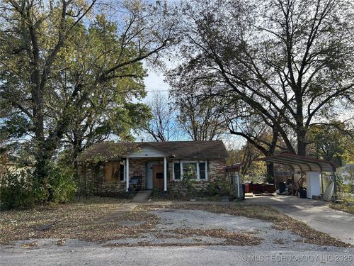 902 Se 2nd St, Pryor, OK, 74361-5616 | Card Image