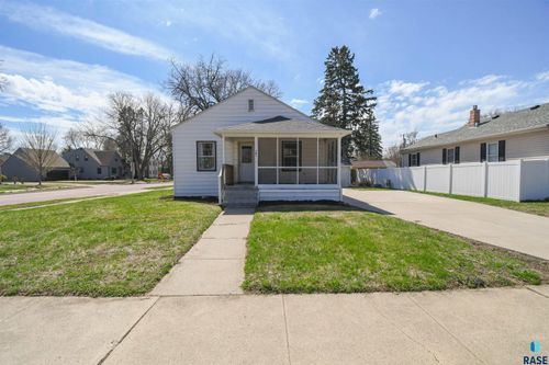 101 W 27th St Street, Sioux Falls, SD, 57105 | Card Image