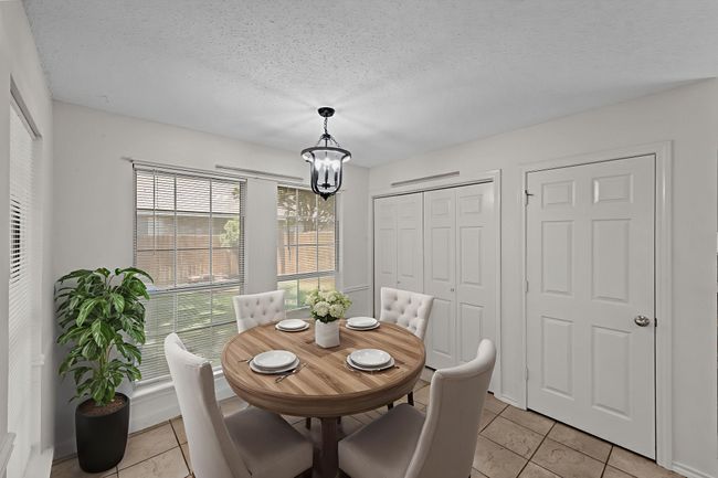 Light & bright breakfast nook | Image 13