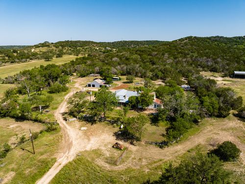 684 Stoneleigh Rd, Center Point, TX, 78010-5402 | Card Image