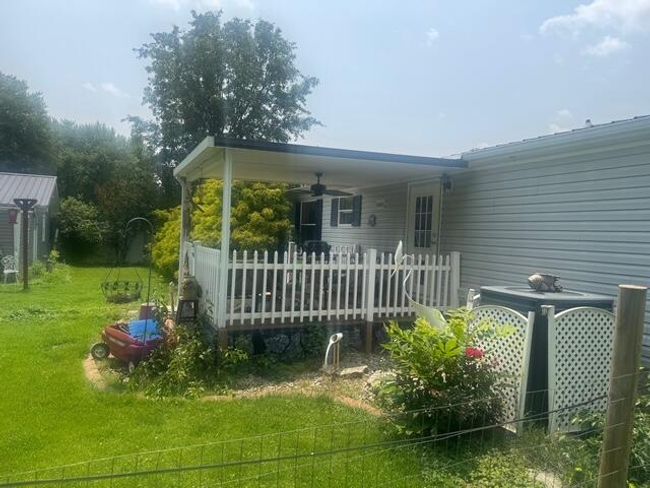 92 Spring Meadow Cir, House other with 4 bedrooms, 2 bathrooms and null parking in Campbellsville KY | Image 5