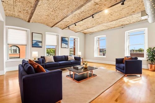 203-300 Wall St, Saint Paul, MN, 55101-2474 | Card Image