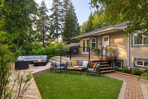 1850 Westover Rd, North Vancouver, BC, V7J1X8 | Card Image