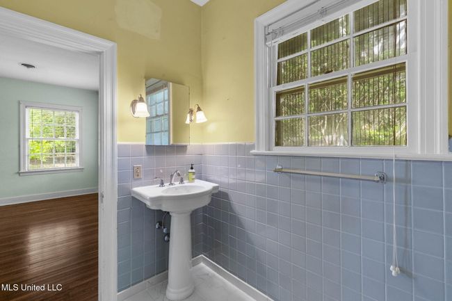 26-web-or-mls-3821 Montrose-24 | Image 21