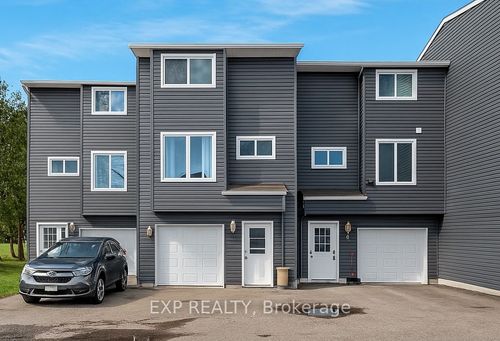 2-113 North St, Sutton West, ON, L0E1R0 | Card Image