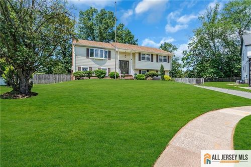 8 Whitehall Ave, Edison, NJ, 08820-2622 | Card Image