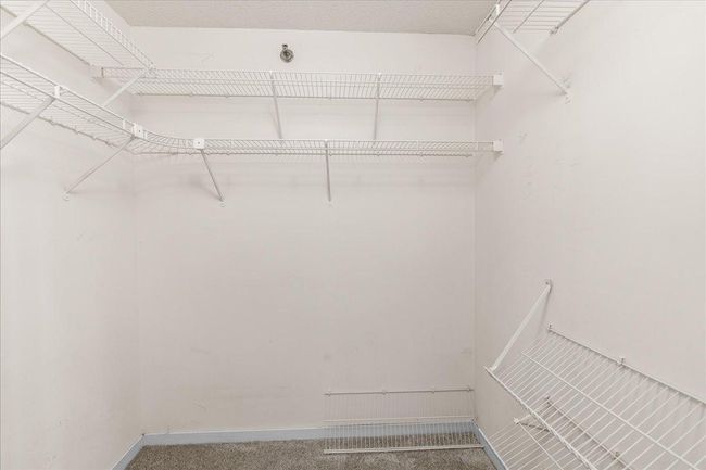 Walk in closet | Image 11