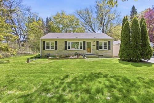 12215 W Mcshane Rd, Franklin, WI, 53132-2003 | Card Image