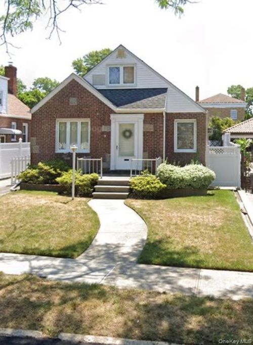 14586 8th Ave, Whitestone, NY, 11357-1657 | Card Image