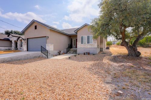 135 W Pat Dolan, Blanco, TX, 78606-4438 | Card Image