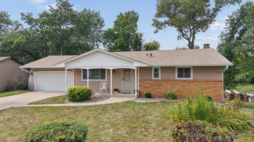10 W Golden Lake Rd, Circle Pines, MN, 55014-1715 | Card Image