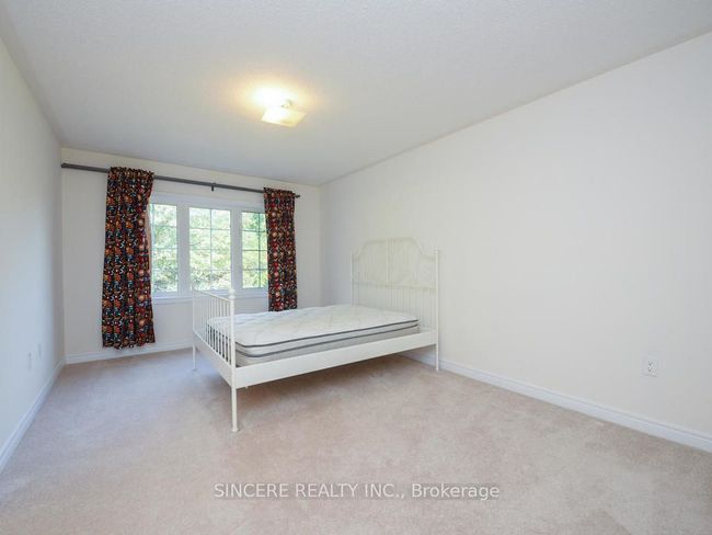 74 Paper Mills Cres, House attached with 3 bedrooms, 3 bathrooms and 1 parking in Richmond Hill ON | Image 11