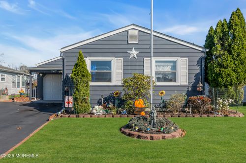 3 Miramar Ct, Toms River, NJ, 08757-3835 | Card Image
