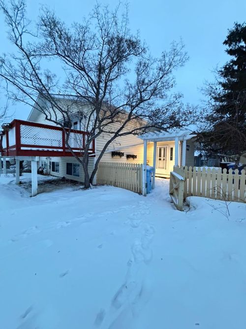 221 Ross Haven Dr, Fort Mcmurray, AB, T9H3P1 | Card Image