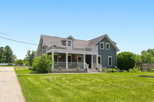 2719 S Cleveland Ave, Saint Joseph, MI, 49085-3020 | Card Image
