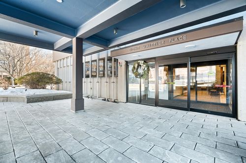 apt-18a-8 Whittier Pl, Boston, MA, 02114-1416 | Card Image