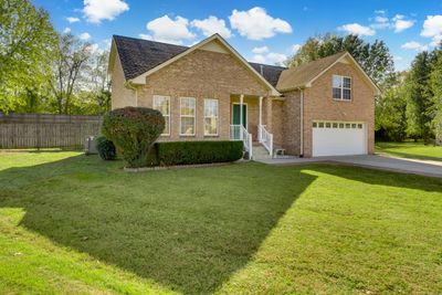 106 Chatsworth Ct, House other with 3 bedrooms, 2 bathrooms and 2 parking in Hendersonville TN | Image 1