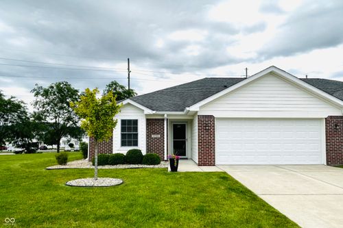 1721 Senior Ct, Shelbyville, IN, 46176-8561 | Card Image
